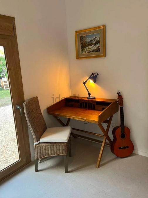 Stylish & Idyllic With Private Garden 5 Min Walking From South In Gava Mar Сasa de vacaciones