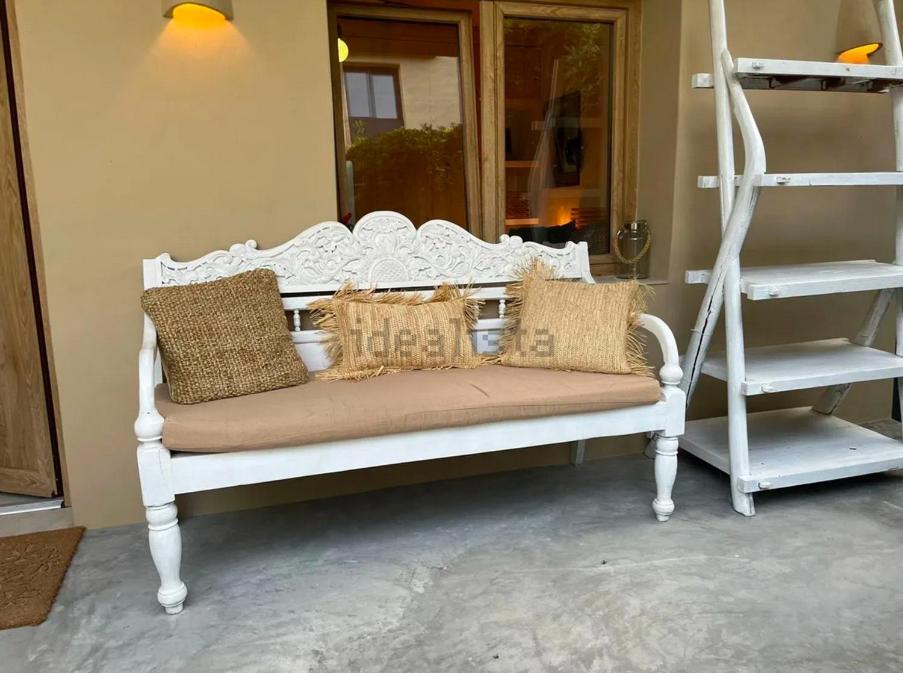 Stylish & Idyllic With Private Garden 5 Min Walking From South In Gava Mar Сasa de vacaciones